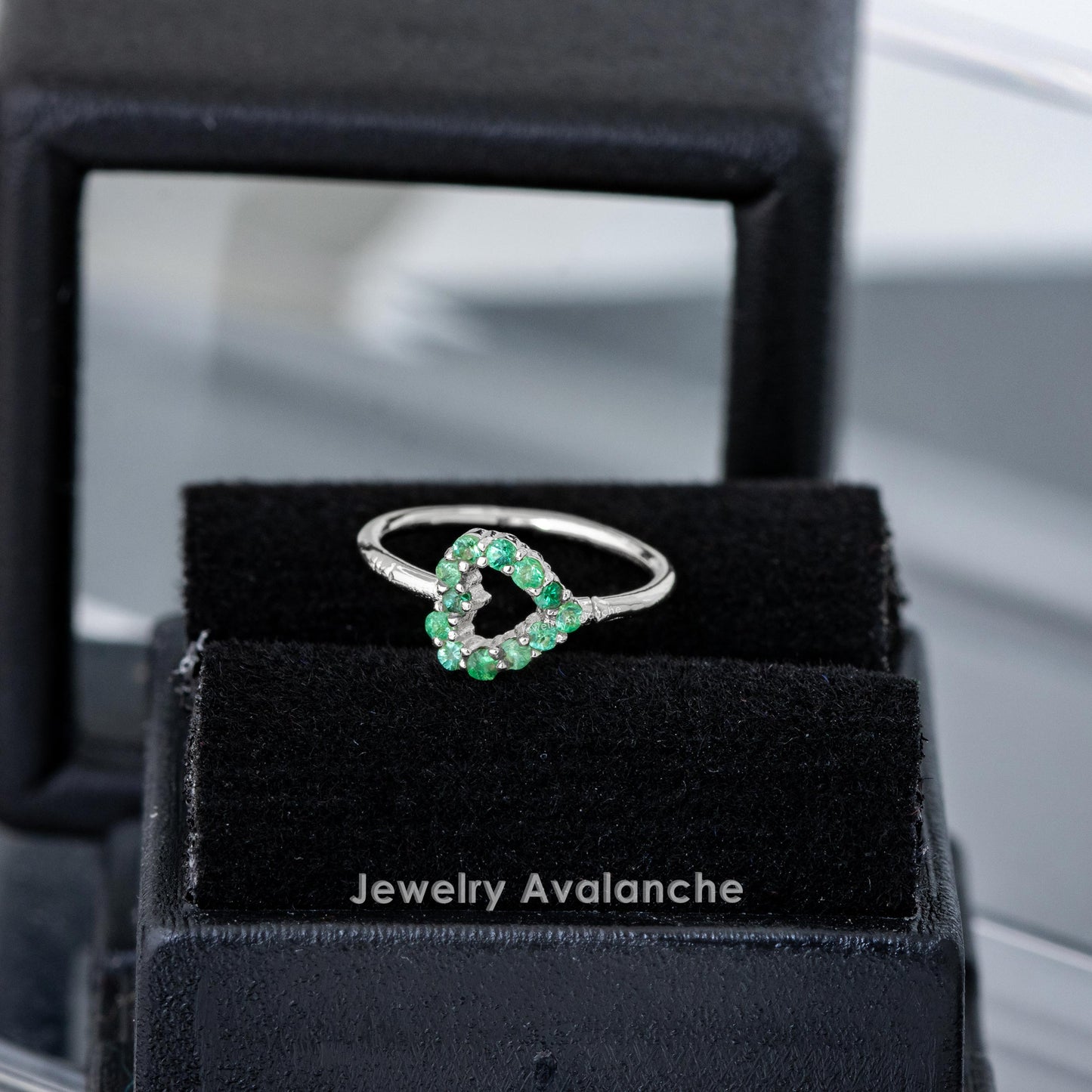 Jewelry Avalanche Ladies 14K Gold Heart Nose Hoop with Emerald Gemstones, 20G, 8mm