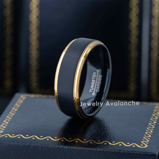 Jewelry Avalanche Mens Black & Gold Tungsten Carbide Wedding Band, Comfort-fit, Stepped Edge, 8mm