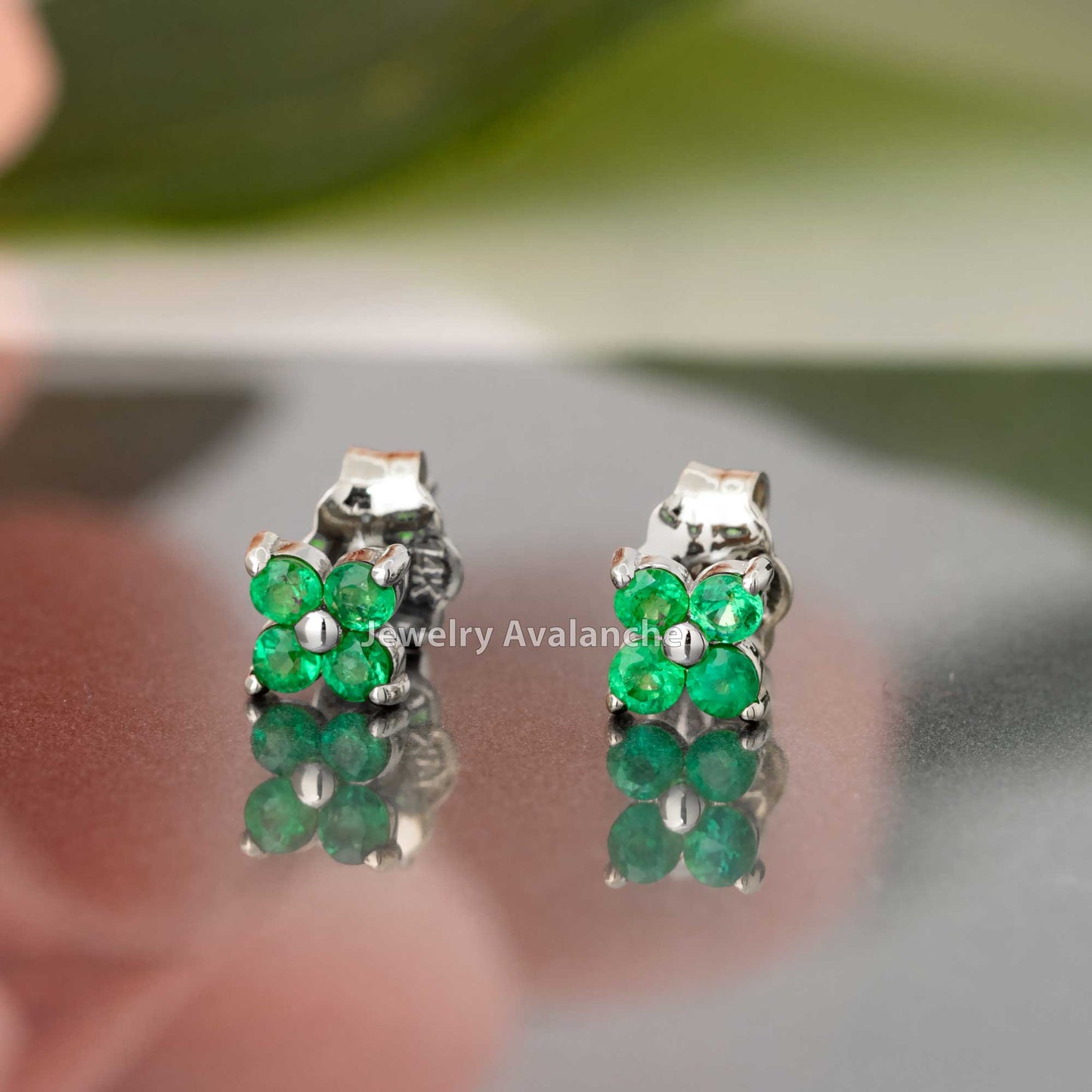 Jewelry Avalanche Womens 14K Gold 0.24ctw Emerald 4-Stone Stud Earrings