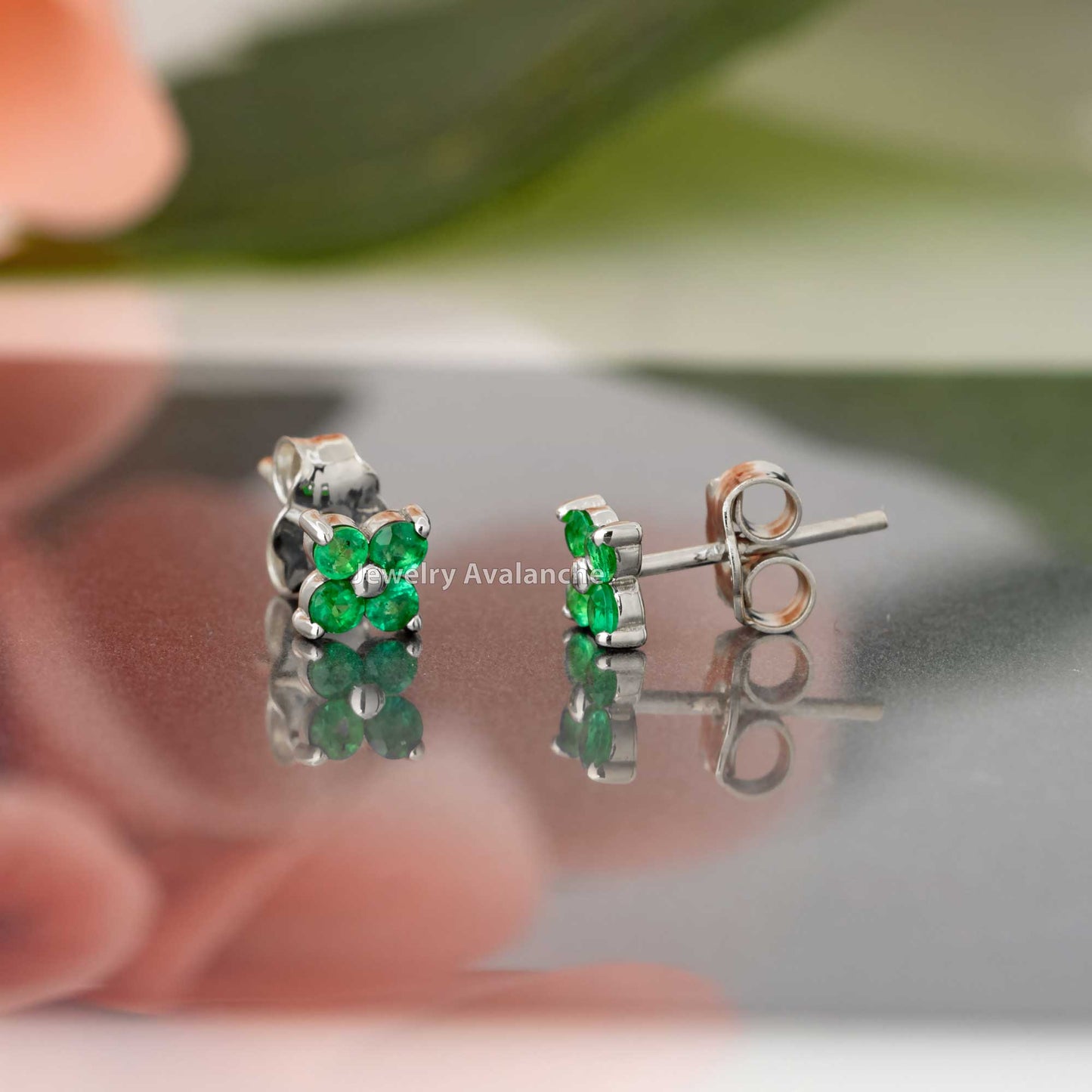Jewelry Avalanche Womens 14K Gold 0.24ctw Emerald 4-Stone Stud Earrings
