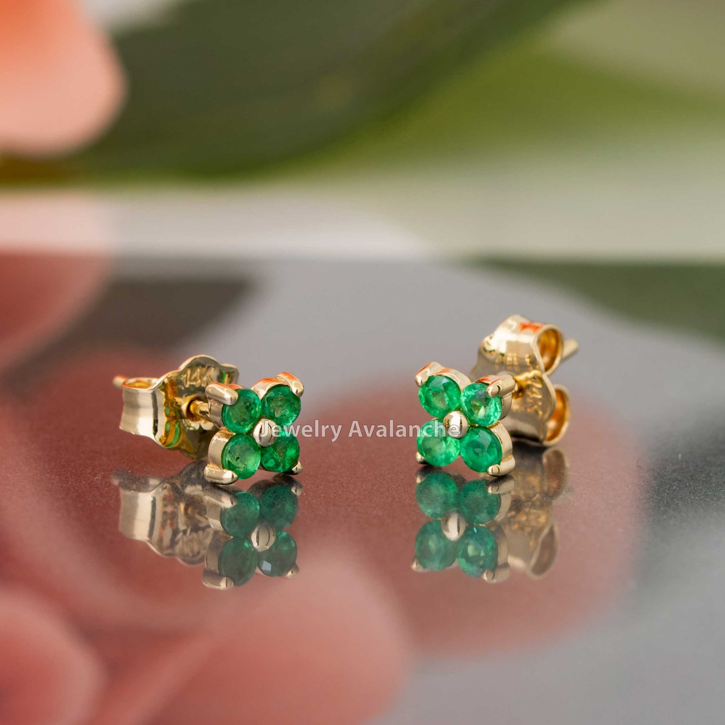 Jewelry Avalanche Womens 14K Gold 0.24ctw Emerald 4-Stone Stud Earrings