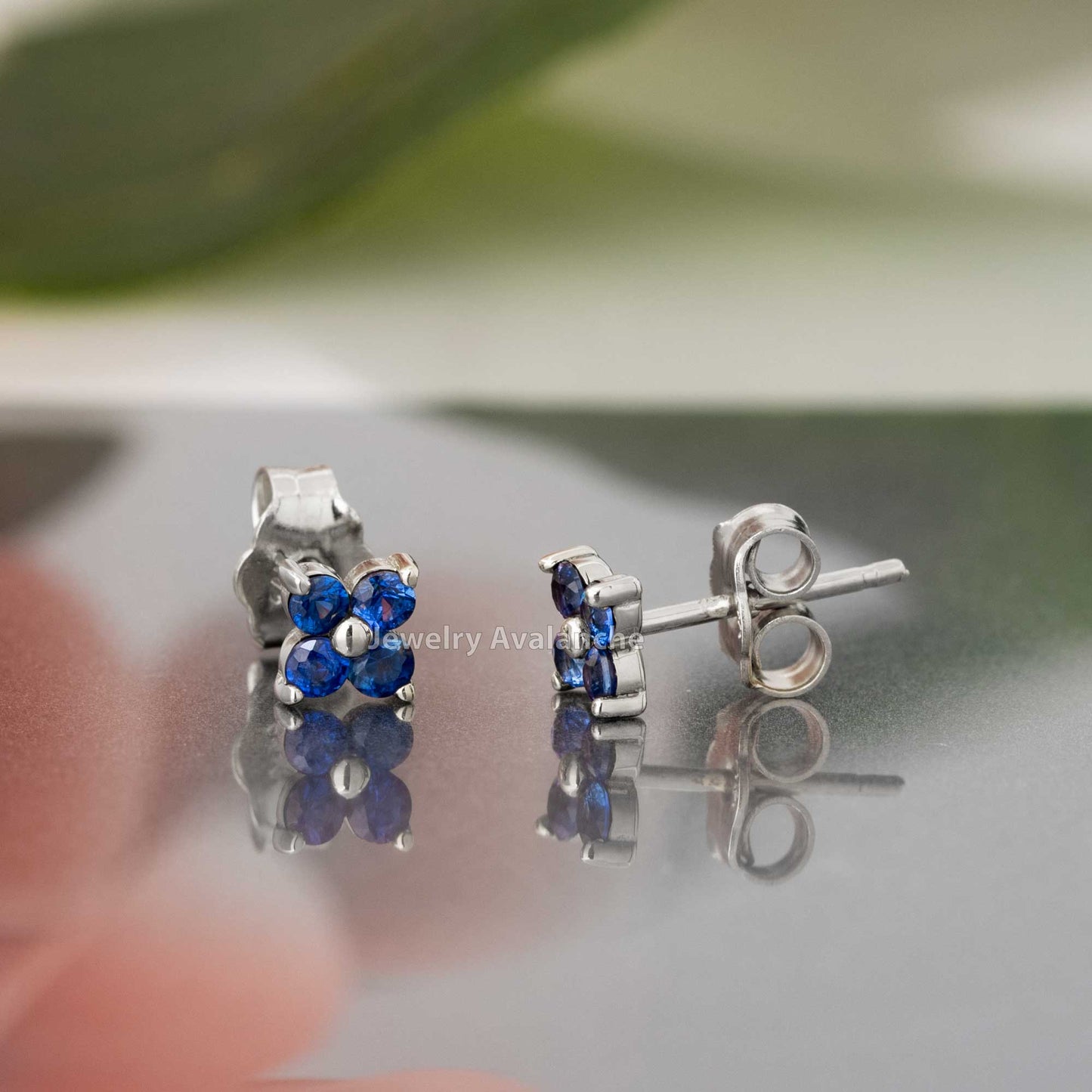 Jewelry Avalanche Women's 14K Gold 0.24ctw Blue Sapphire 4-Stone Stud Earrings