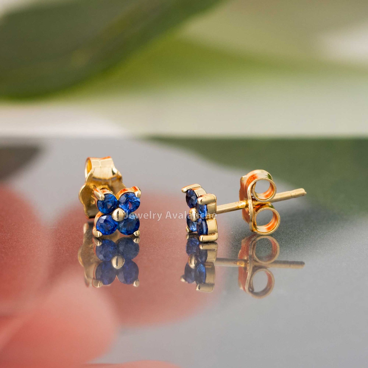 Jewelry Avalanche Women's 14K Gold 0.24ctw Blue Sapphire 4-Stone Stud Earrings