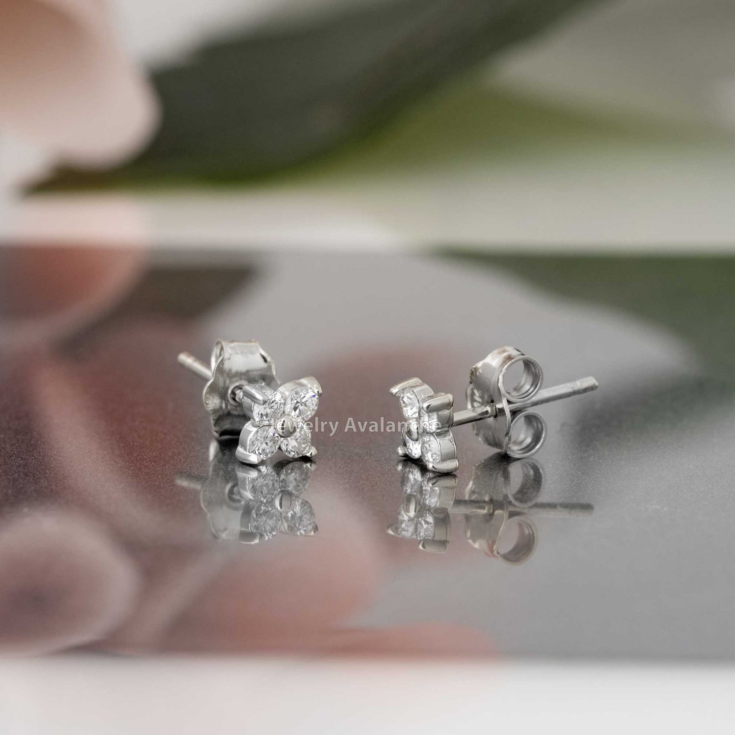 Jewelry Avalanche Womens 14K Gold 4-Stone 0.24 ctw Diamond Stud Earrings