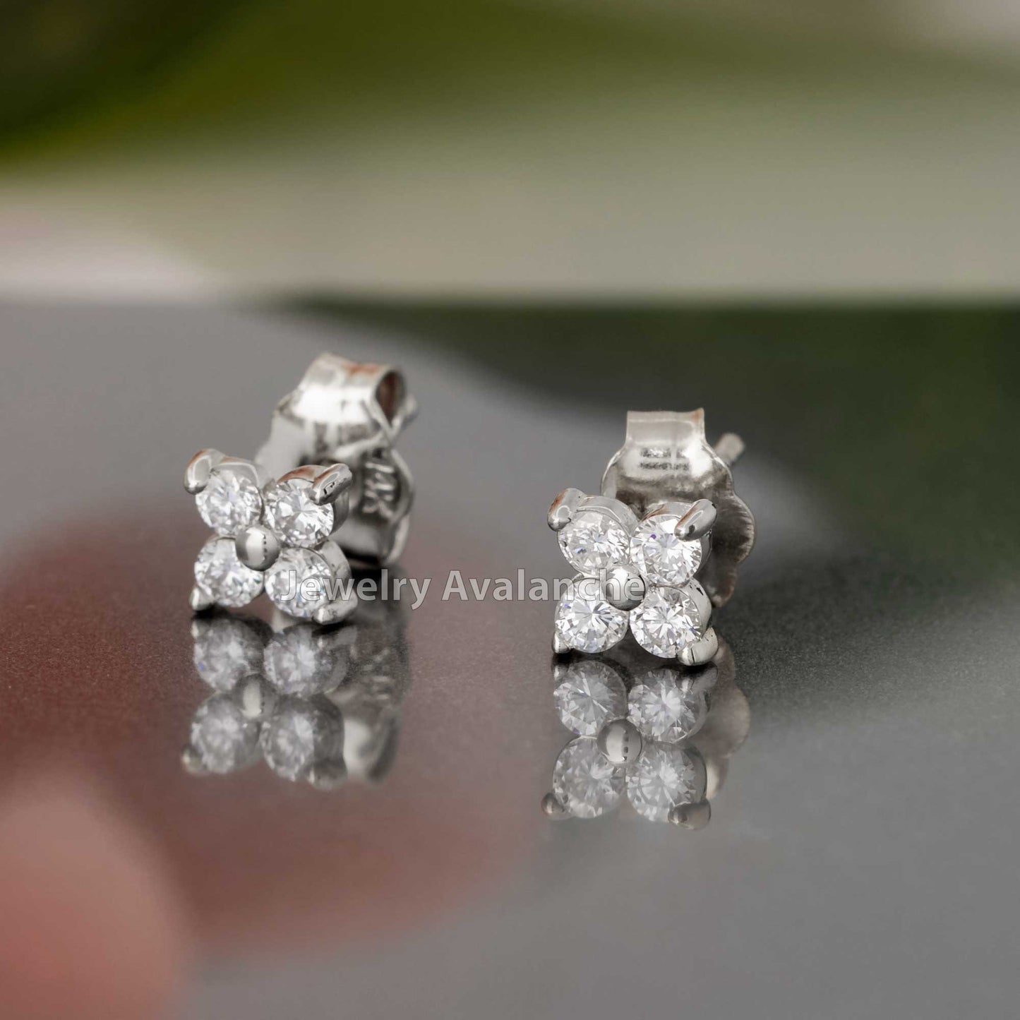 Jewelry Avalanche Womens 14K Gold 4-Stone 0.24 ctw Diamond Stud Earrings