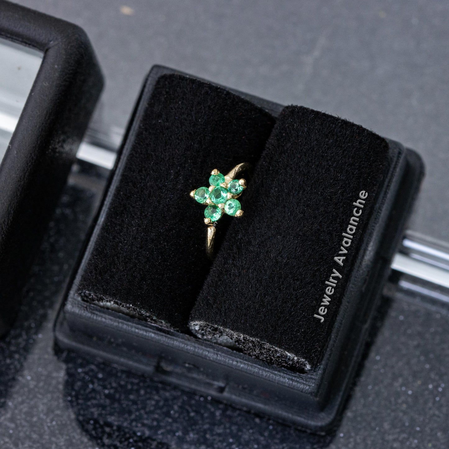 Jewelry Avalanche Ladies 20G 14K Gold Emerald Flower Nose Hoop Ring, 5/16"(8mm)