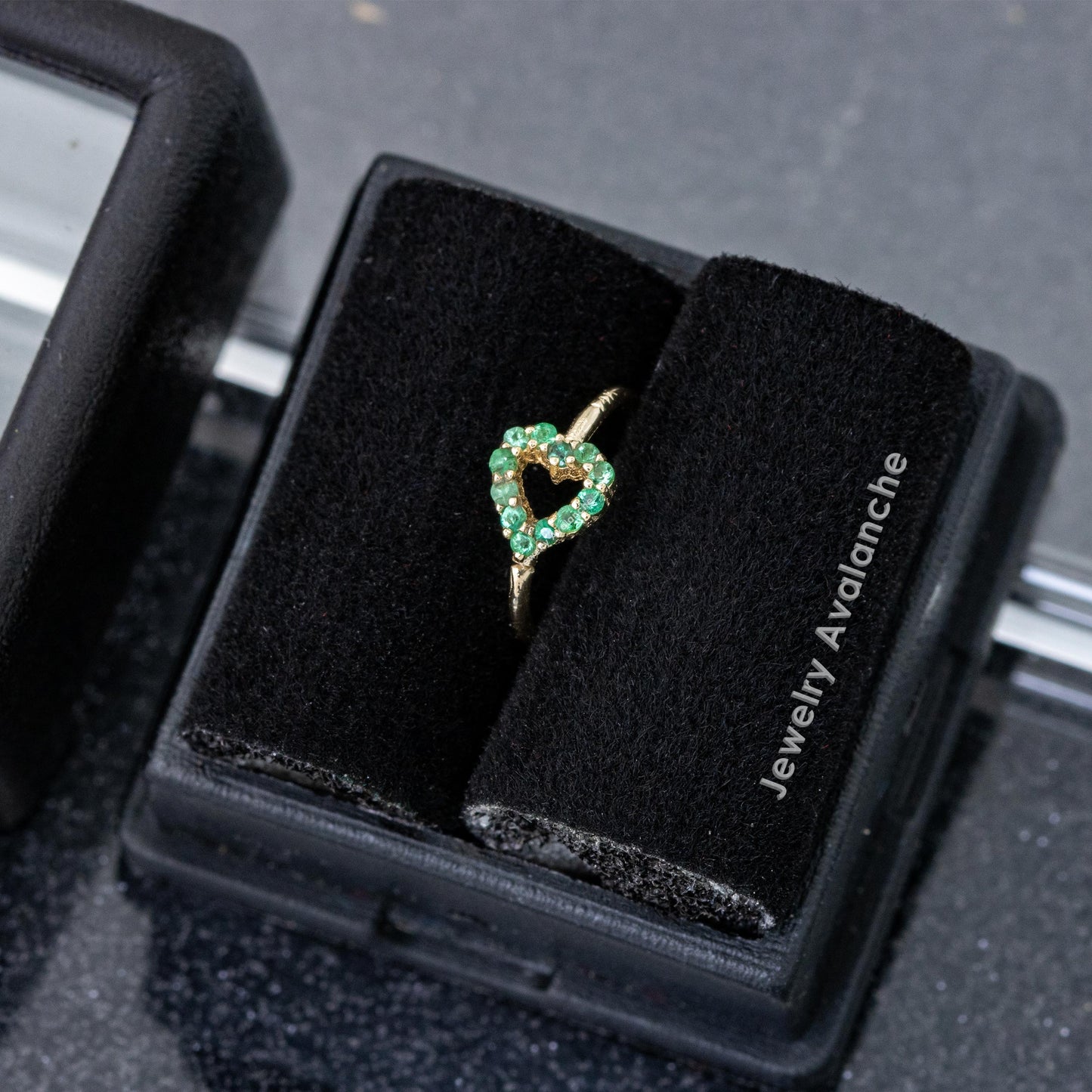 Jewelry Avalanche Ladies 14K Gold Heart Nose Hoop with Emerald Gemstones, 20G, 8mm
