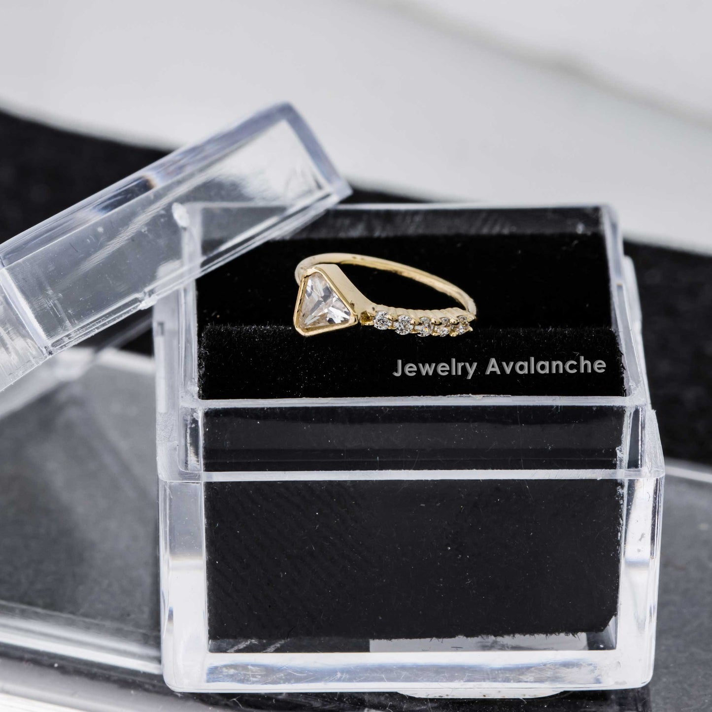 Jewelry Avalanche 14K Gold Bezel Set Triangle CZ 20G Nose Hoop – 8mm Twist Open Nose Ring, Half-eternity