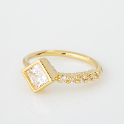 Jewelry Avalanche 14K Gold Bezel Princess Cut CZ Nose Hoop Ring, 20G, 8mm, Twist-open