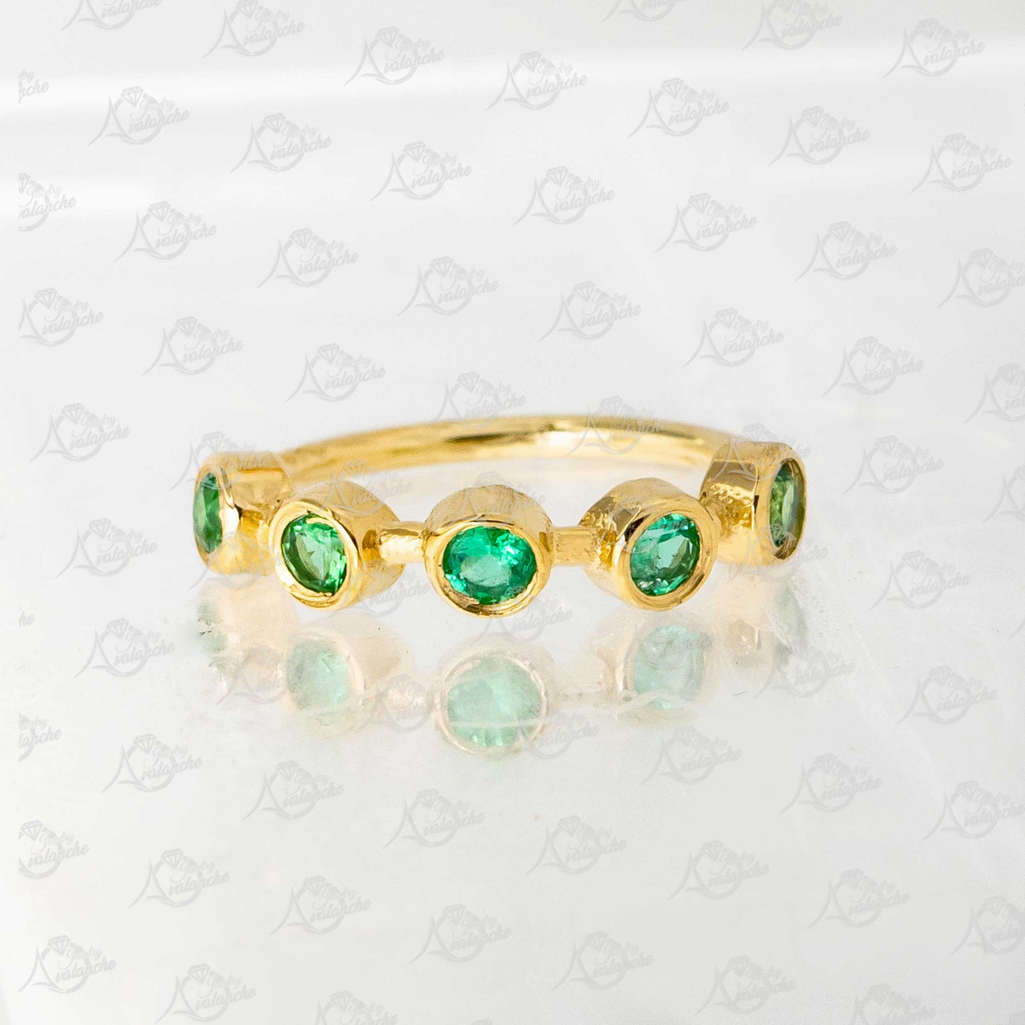 Jewelry Avalanche 20G 14K Gold 5-stone Bezel Set Emerald Nose Hoop, 8mm, May Birthstone Hoop