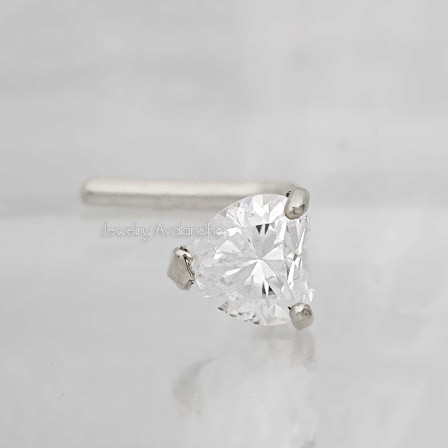 Jewelry Avalanche 22G 14K Gold Heart-shape Moissanite L-Shape Nose Stud