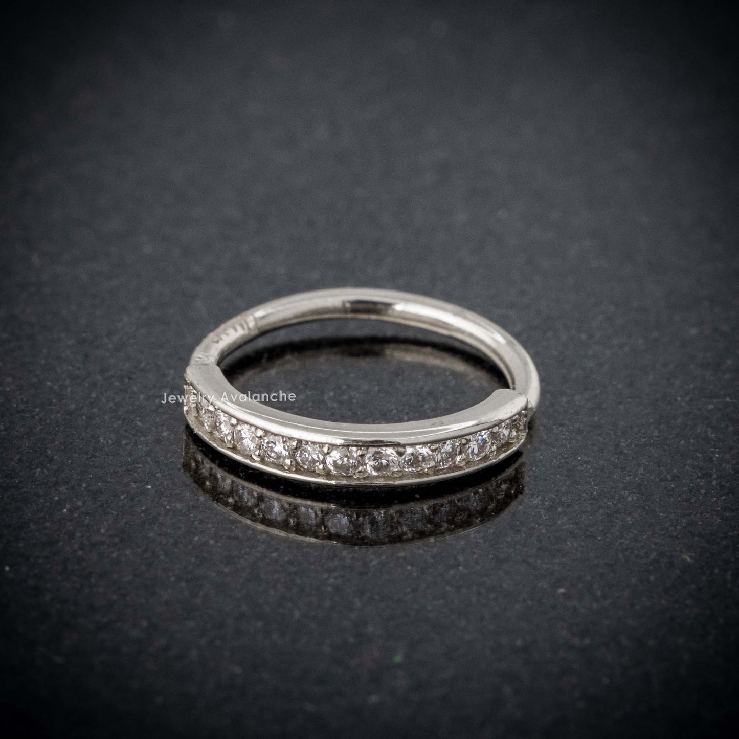 Jewelry Avalanche Solid 20G 14K Gold Prong Set 11-Stone Diamond Nose Ring