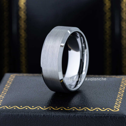 Jewelry Avalanche Mens Beveled Tungsten Carbide Wedding Band, Comfort-fit, 8mm