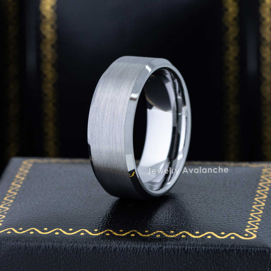 Jewelry Avalanche Mens Beveled Tungsten Carbide Wedding Band, Comfort-fit, 8mm
