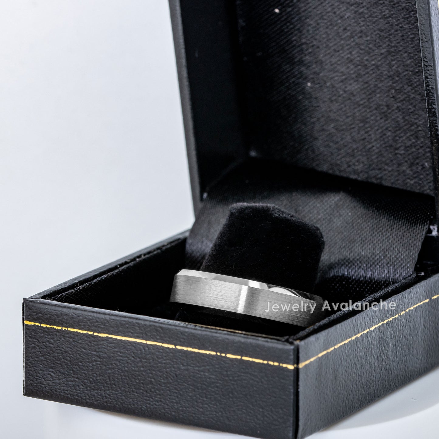 Jewelry Avalanche Brushed Center Shiny Beveled Tungsten Carbide Wedding Band, Comfort-fit, 6mm
