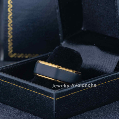Jewelry Avalanche Mens Black & Gold Tungsten Carbide Wedding Band, Comfort-fit, Stepped Edge, 8mm