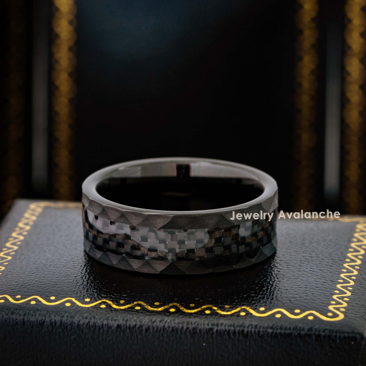 Jewelry Avalanche 8mm Pipe Cut Gunmetal IP Carbon Fiber Inlay Faceted Tungsten Carbide Mens Wedding Band