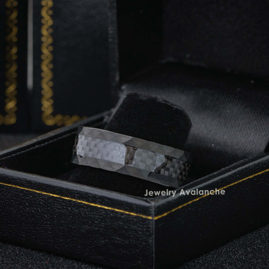 Jewelry Avalanche 8mm Pipe Cut Gunmetal IP Carbon Fiber Inlay Faceted Tungsten Carbide Mens Wedding Band