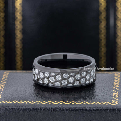 Jewelry Avalanche 8mm Beveled Black IP Honeycomb & Meteorite Inlay Tungsten Carbide Mens Wedding Band