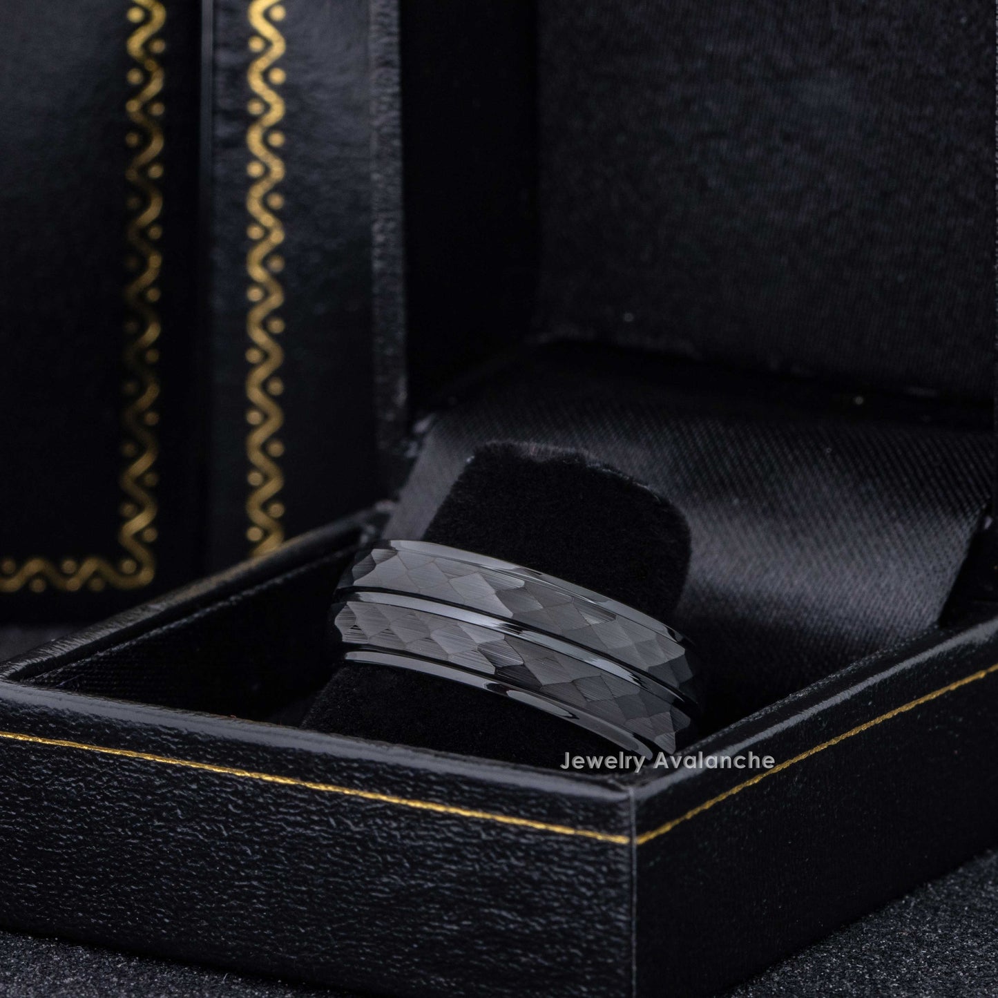 Jewelry Avalanche 8mm Black Faceted Tungsten Carbide Mens Wedding Band Comfort-fit