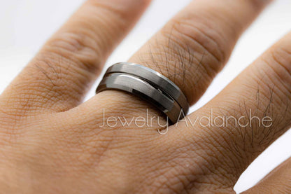 Jewelry Avalanche 8mm Beveled Grooved Center Gunmetal Tungsten Carbide Mens Wedding Band